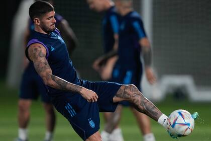 Rodrigo de Paul durante un entrenamiento de la selección argentina en Qatar