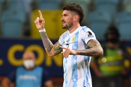 Rodrigo De Paul festeja el gol convertido para la selección Argentina ante Ecuador, por la Copa América