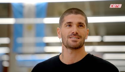 Rodrigo De Paul protagoniza la campaña por el aniversario de COTO.