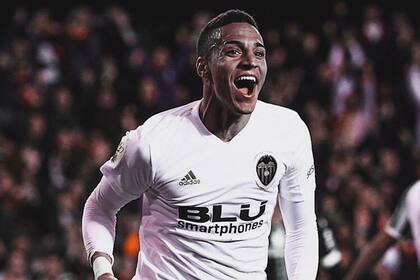 Rodrigo, el delantero que llega de Valencia, es la contratación más alta en la historia de Leeds