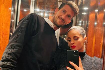 Rodrigo Rey y su esposa, Laura