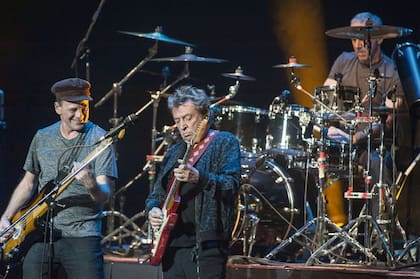 Rodrigo Santos, Andy Summers y, en la batería, João Ribeiro, durante su anterior visita a Buenos Aires