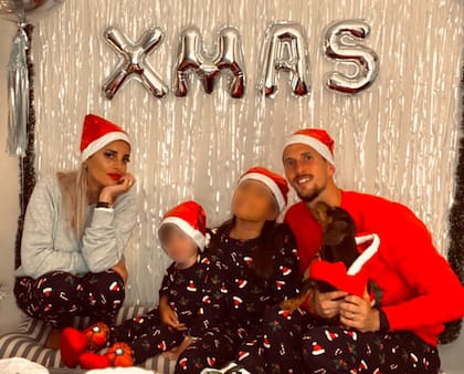 Rodrigo y Laura junto a sus dos hijos, Renata y Benicio