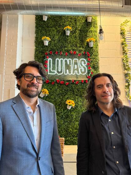 Rodrigo y Martín Fontán llegaron a Estados Unidos hace casi una década, son dueños de Lunas de Buenos Aires.