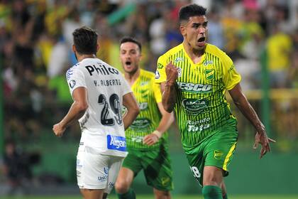 Rodríguez festeja su gol, que le daba la victoria a Defensa