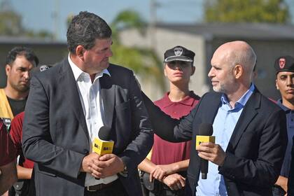 Horacio Rodríguez Larreta y Eugenio Burzaco, designado al frente del Ministerio de Justicia y Seguridad, dentro de cuya órbita está ahora el Instituto de Gestión Electoral (IGE), que debe aprobar a contrarreloj el mecanismo tecnológico que se usará en los comicios.