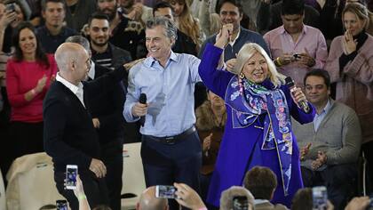 Rodríguez Larreta, Macri y Carrió en el saludo final del acto de Ferro; estuvo gran parte del gabinete