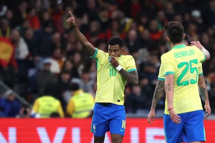 Rodrygo, con la 10 de Neymar, festeja su gol a España, en un amistoso en Madrid disputado en marzo de este año