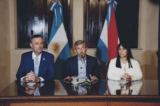 Rogelio Frigerio anuló más de 700 contratos “truchos” en la Legislatura provincial