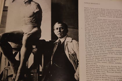 Rogelio Yrurtia Yrurtia practicaba boxeo y esgrima en su tiempo libre