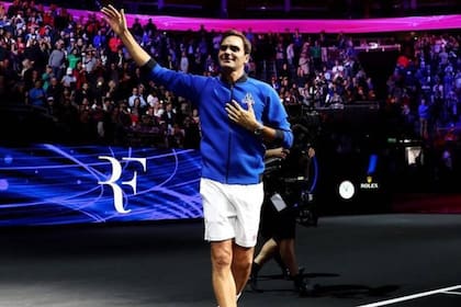 Una rodilla impidió que Roger Federer siguiera reluciendo en los últimos años de su carrera, y entonces el crack tomó la decisión de dejar esto, a los 41; ya había hecho muchísima historia.