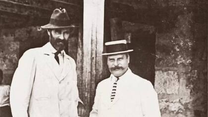 Roger Casement, cónsul inglés, junto a Julio César Arana, mayor exportador de caucho de La Chorrera