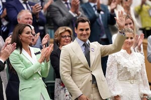 El emotivo regreso de Federer a Wimbledon, que lo ovacionó de pie: el aplauso de la princesa y los "celos" de Alcaraz