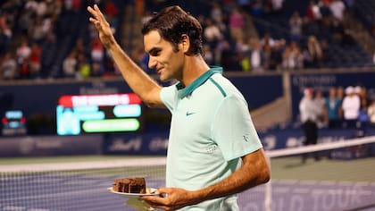 Roger Federer no se cuida con las comidas, según Toni Nadal