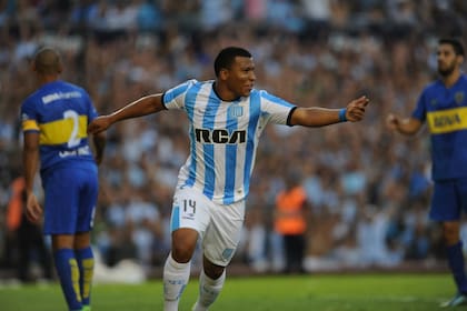 Roger Martínez y un gol con la camiseta de Racing frente a Boca