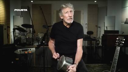 Roger Waters recreó el sonido de las protestas en Chile, sentado en el jardín de su casa, a la hora del atardecer