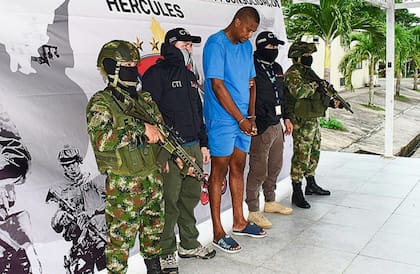 Rolan de la Cruz Biojó jugó en equipos como Deportivo Cali, Independiente Santa Fe y el Deportivo Pasto; cuando su carrera como futbolista terminó devino en narcotraficante; ahora, será extraditado y juzgado en Estados Unidos