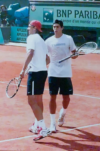 Roland Garros 2012, un momento inolvidable para el argentino Mateo Martínez: compitió en juniors (llegó a la 3a ronda) y se entrenó con Rafael Nadal en el Philippe Chatrier. 