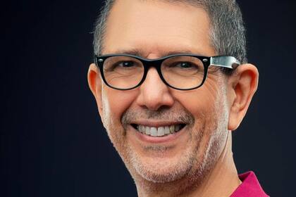 Pedro Merani, entrenador argentino del seleccionado de bowling de Qatar, desarrolló un método para el funcionamiento mental que ayuda a Podoroska.