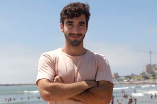 Su mamá, su abuela y su hermana son famosas, pero siguió su propio camino y pocos lo relacionan con su familia