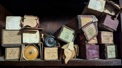 Rollos de pianola marca Aeolian