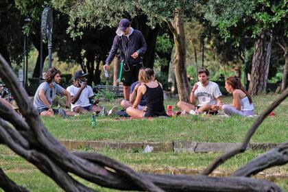 En los parque y las plazas hubo grupos de gente disfrutando del aire libre