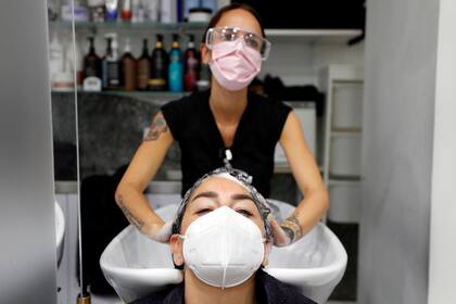 Las peluquerías abrieron sus puerta con turnos pedidos con anterioridad