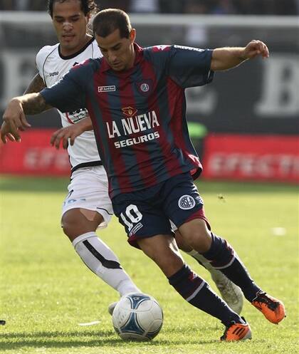 Romagnoli, en acción, fue la llave de la mayoría de los ataques incisivos del Ciclón; tal vez, le faltó un toque mágico, pero volvió a ser desequilibrante