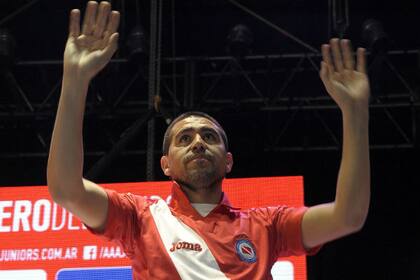 Román, con la 10 del Bicho