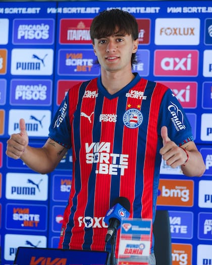 Román Gómez, otro lateral argentino que recala en el fútbol brasileño: firmó un contrato hasta finales de 2030.