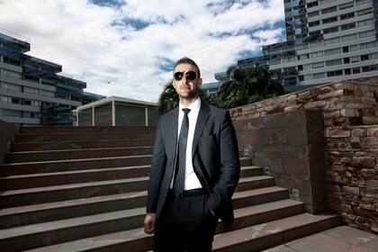 ¿Romances con las clientas? «Soy soltero y no tengo memoria", responde misterioso»