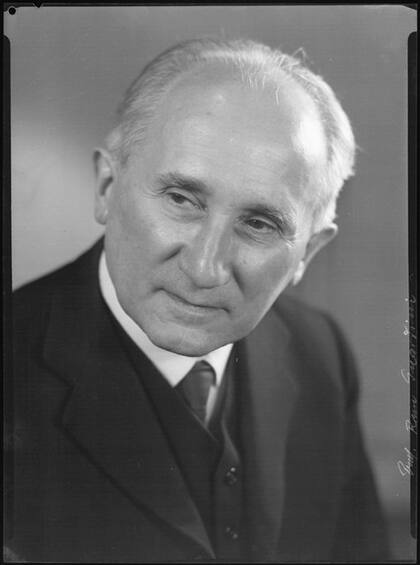 ROMANO GUARDINI. La
lectura del teólogo alemán influyó
en su estilo de argumentación