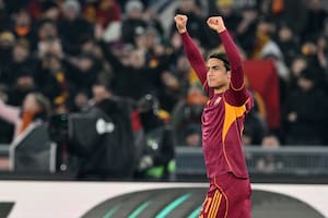 Roma ganó con asistencias y lujos de Dybala y Soulé y se acerca a la clasificación