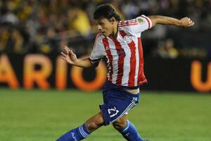 Romero, carta difícil: juega en China y lo pretenden desde Brasil