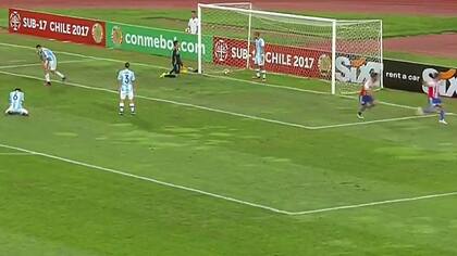 Romero festeja la apertura del marcador para Paraguay