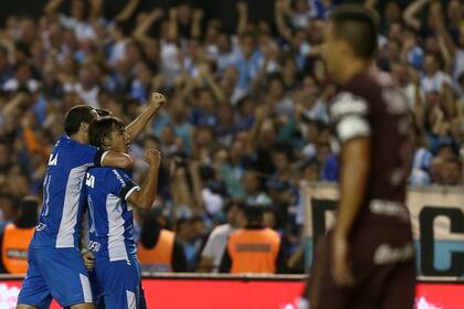 Romero festeja su gol en el Cilindro