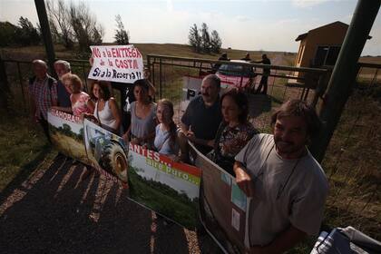 Los vecinos de Bernal protegen los humedales