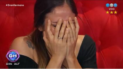 Romina rompió en llanto al ver a sus hijas