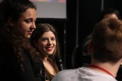 Romina Russell, autora de la saga juvenil Zodíaco, durante la convención de bloggers
