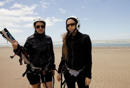 Romina y Fernanda, preparadas para la batalla.