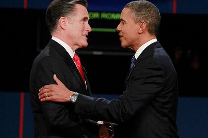 Romney y Obama se saludaron cordialmente tras el primer debate