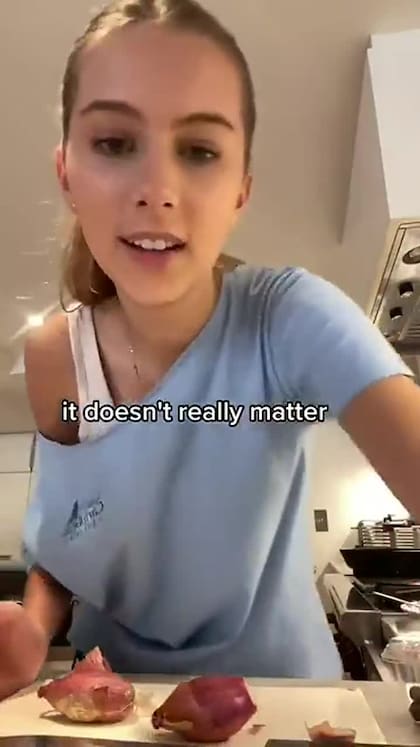 Romy Mars trató de alquilar un helicóptero con la tarjeta de su padre