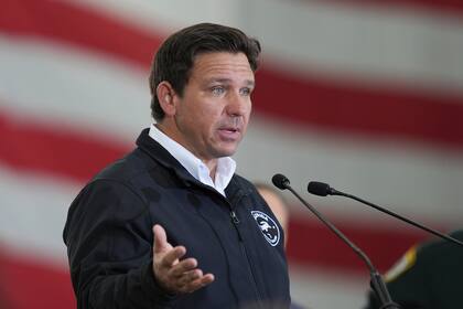 Ron De Santis cuestionó la iniciativa y consideró que los políticos de Miami no tienen la autoridad para modificar la fecha de las elecciones
(AP Foto/Rebecca Blackwell, archivo)
