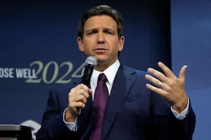Ron DeSantis busca penalizar a maestros y estudiantes que usen IA en las escuelas