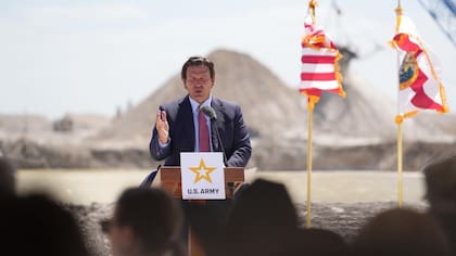 Ron DeSantis cree que la DEI es pérdida de tiempo y dinero