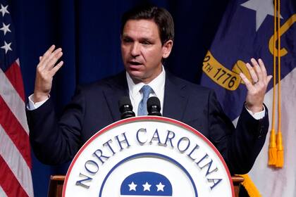 Ron DeSantis firmó nuevas leyes en Florida
(AP Foto/Chuck Burton)