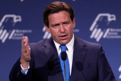 Ron DeSantis, gobernador de Florida (Foto AP/John Locher)