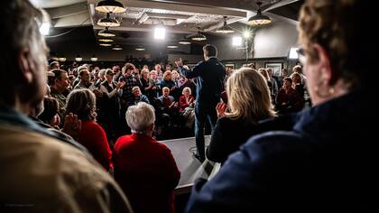 Ron DeSantis participa como "invitado" del súper PAC Never Back Down, que apoya la candidatura del gobernador de Florida