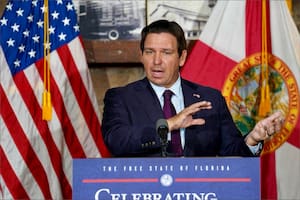 DeSantis contra la IA en Florida: pide sancionar a estudiantes y maestros que la usen en las escuelas