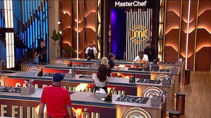 Roña Castro fue el primer eliminado de MasterChef Celebrity 2025